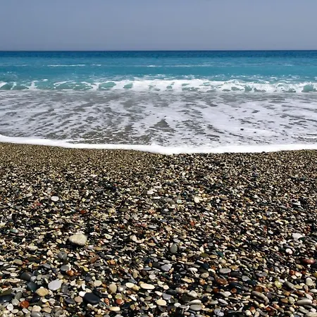 Colourful Home, Medieval Town Rhodes בית נופש